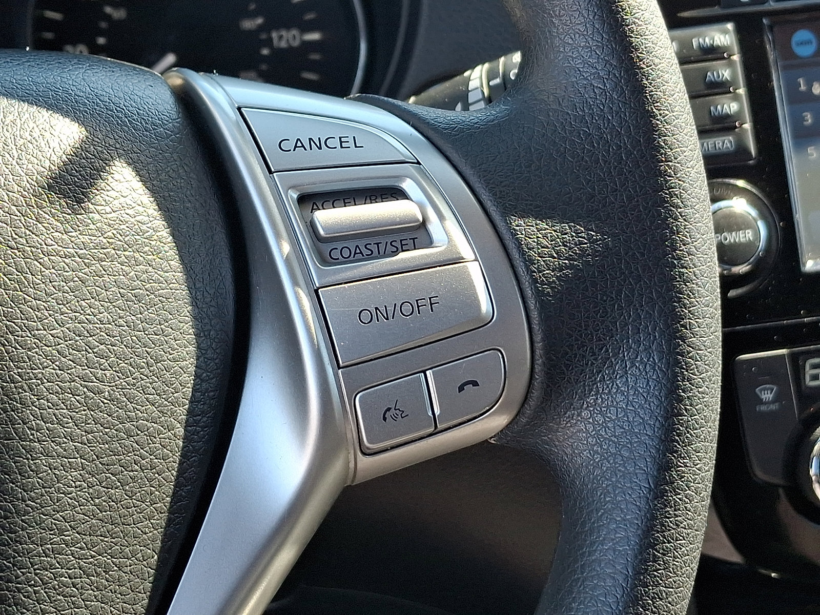 Used 2016 Nissan Rogue SV w/ SV Premium Package image 21