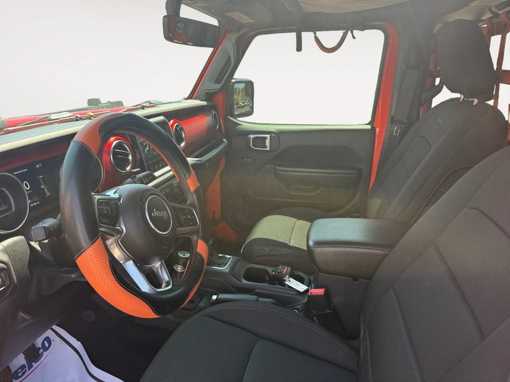 Used 2020 Jeep Wrangler Unlimited Rubicon w/ Dual Top Group AWD/4WD image 9