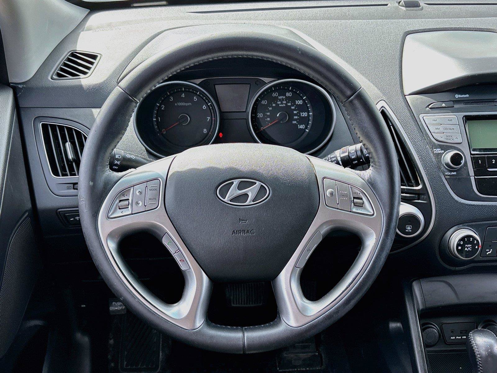 Used 2010 Hyundai Tucson GLS w/ Popular Equipment Pkg 2 AWD/4WD image 17
