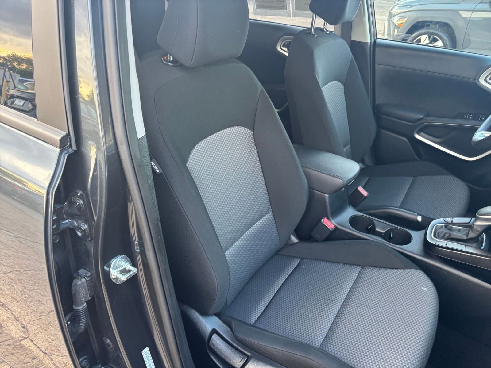 Used 2025 Kia Soul LX w/ Option Group 015 image 34