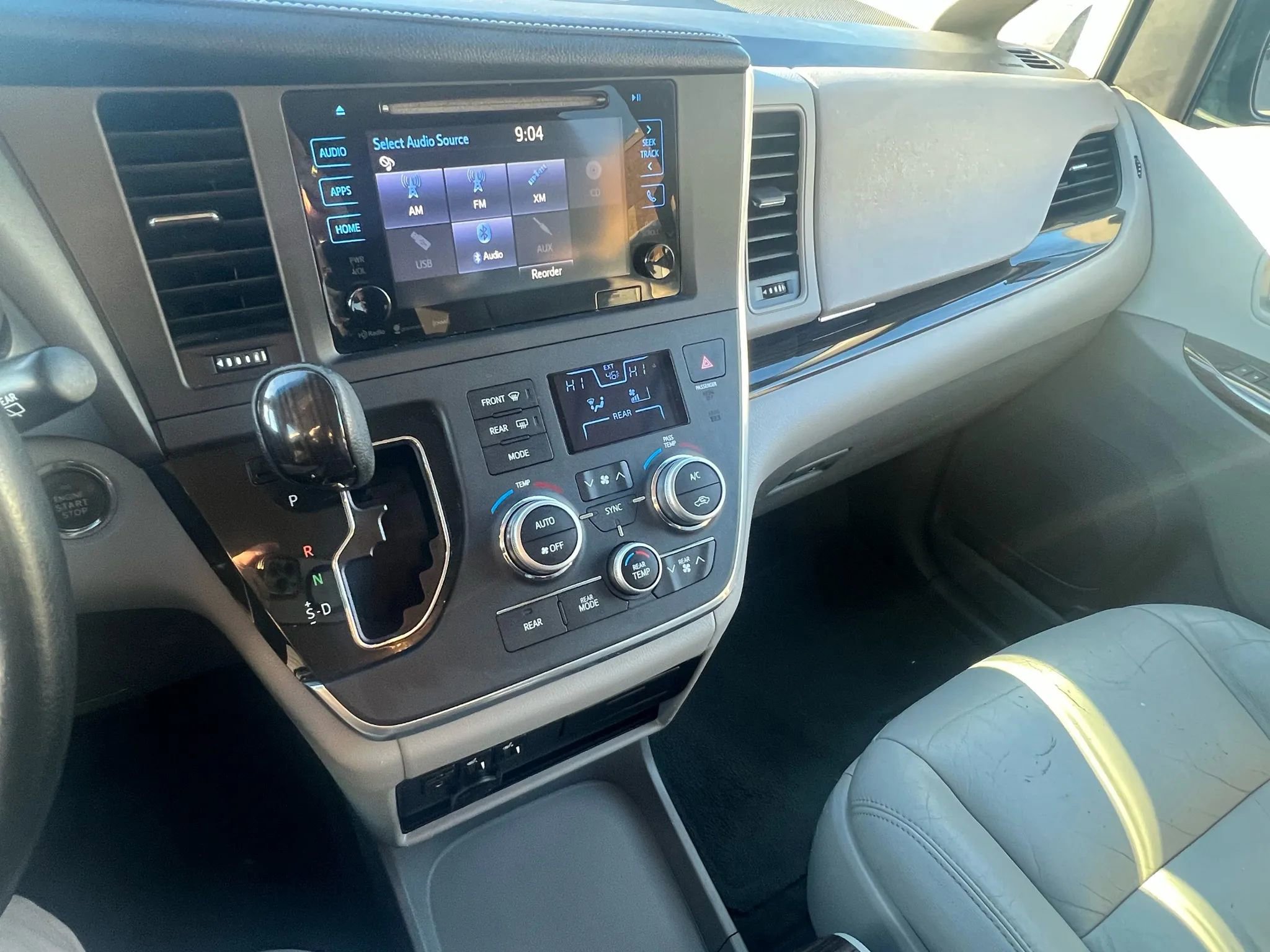Used 2016 Toyota Sienna XLE w/ XLE Navigation Package AWD/4WD image 17