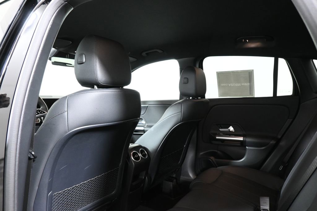 Certified 2025 Mercedes-Benz GLA 250 4MATIC image 31