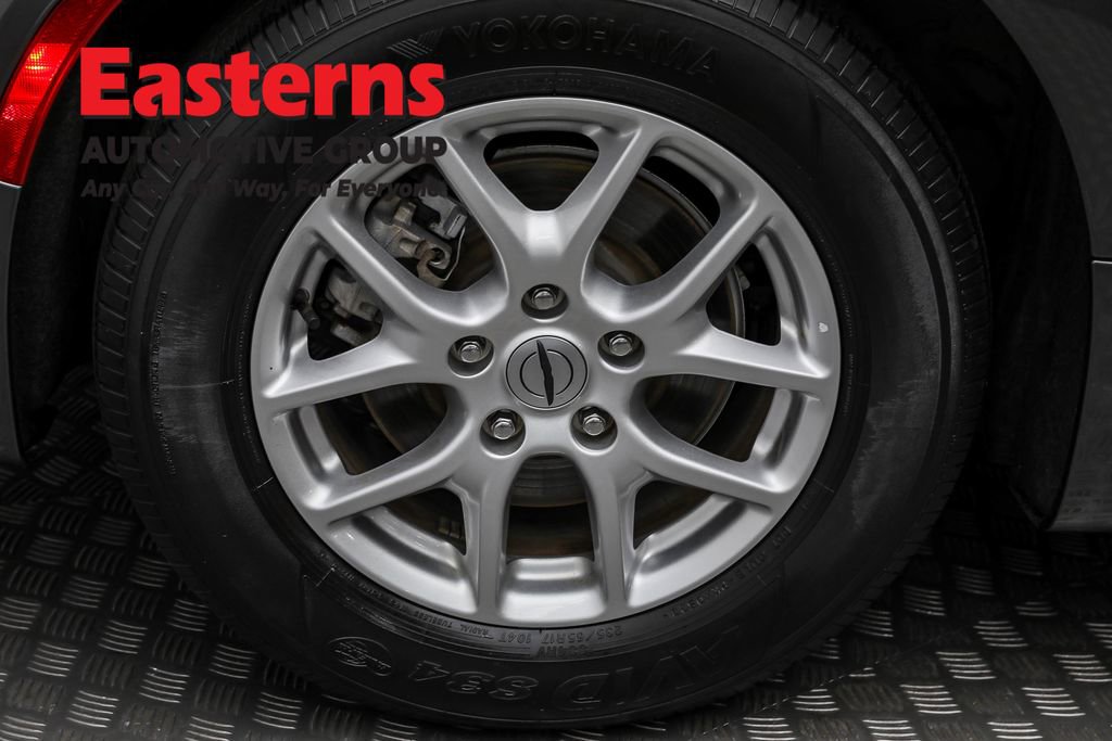 Used 2023 Chrysler Pacifica Touring-L image 32