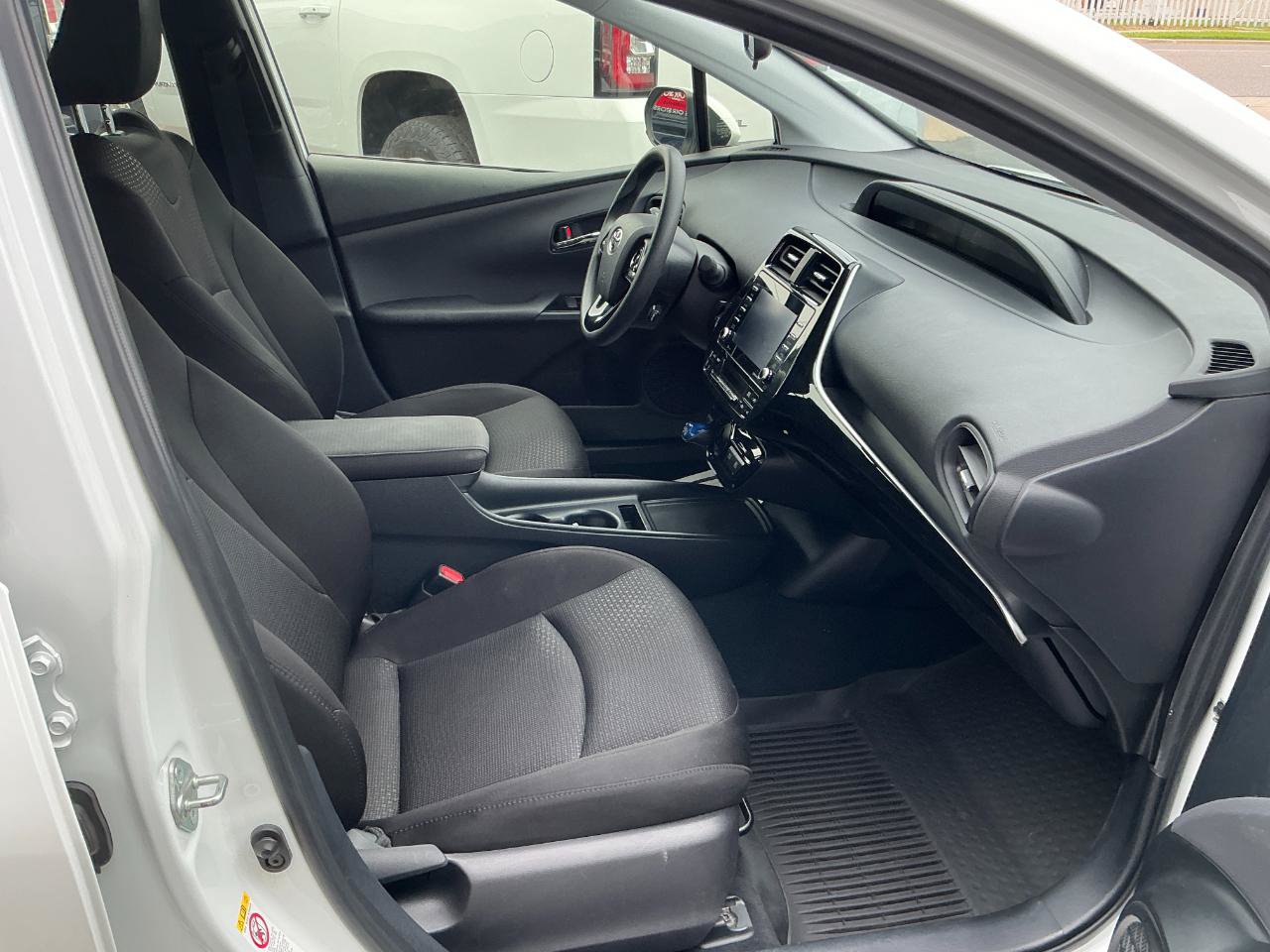 Used 2022 Toyota Prius LE FWD image 21