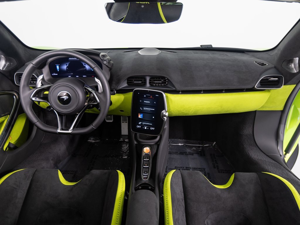 Used 2025 McLaren Artura Spider image 17