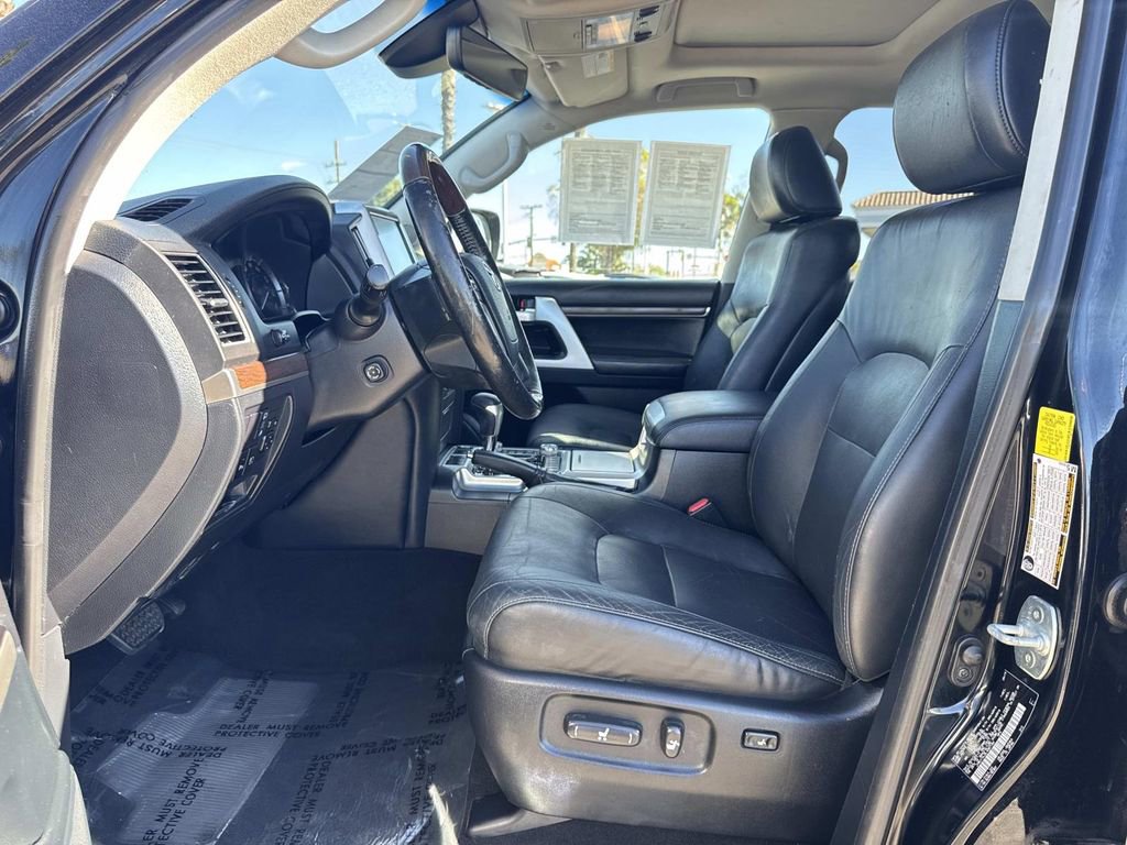 Used 2020 Toyota Land Cruiser w/ Preferred Accessory Package image 20