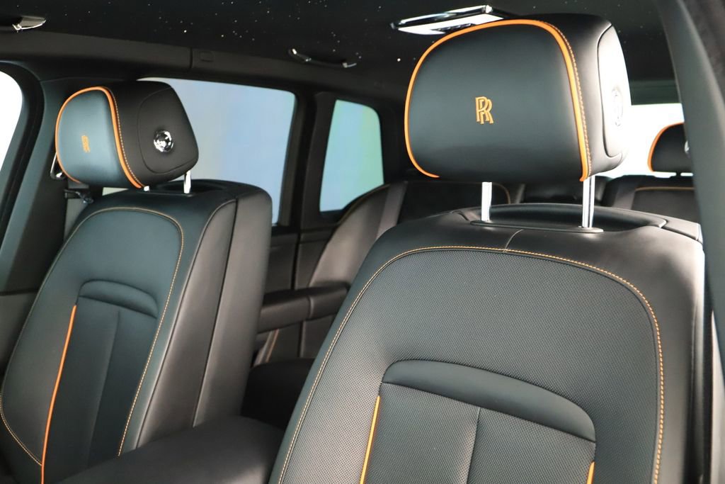 Used 2025 Rolls-Royce Cullinan Black Badge image 24