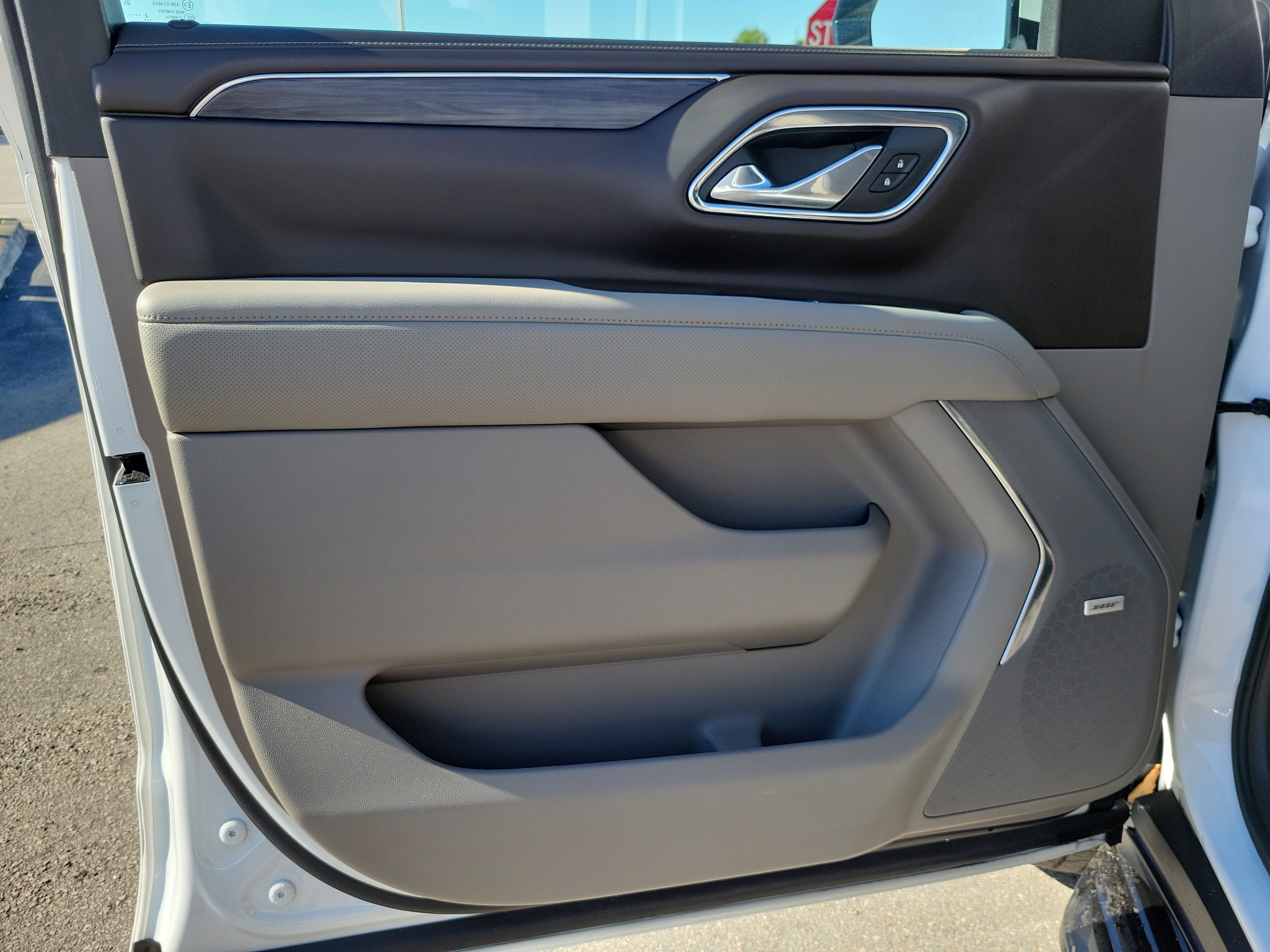 Used 2023 GMC Yukon SLT image 24