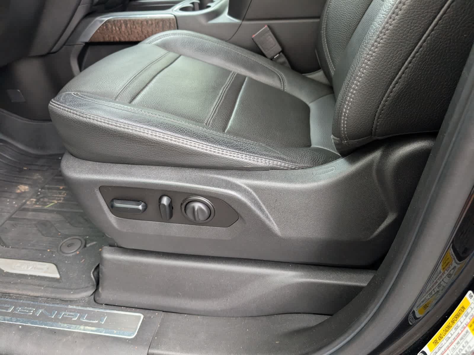 Used 2020 GMC Sierra 3500 Denali w/ Technology Package AWD/4WD image 21