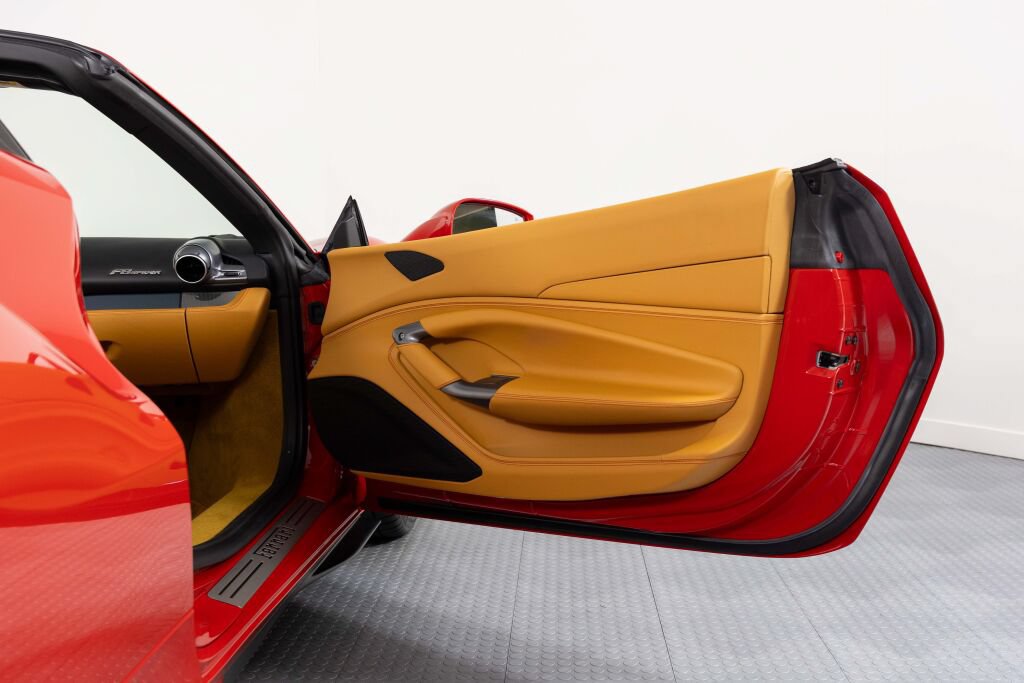 Used 2022 Ferrari F8 Tributo RWD image 60