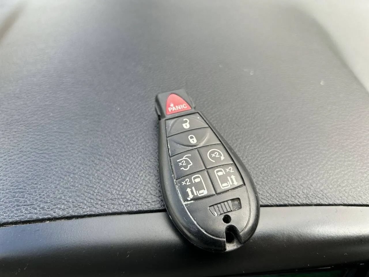 Used 2018 Dodge Grand Caravan SXT FWD image 27