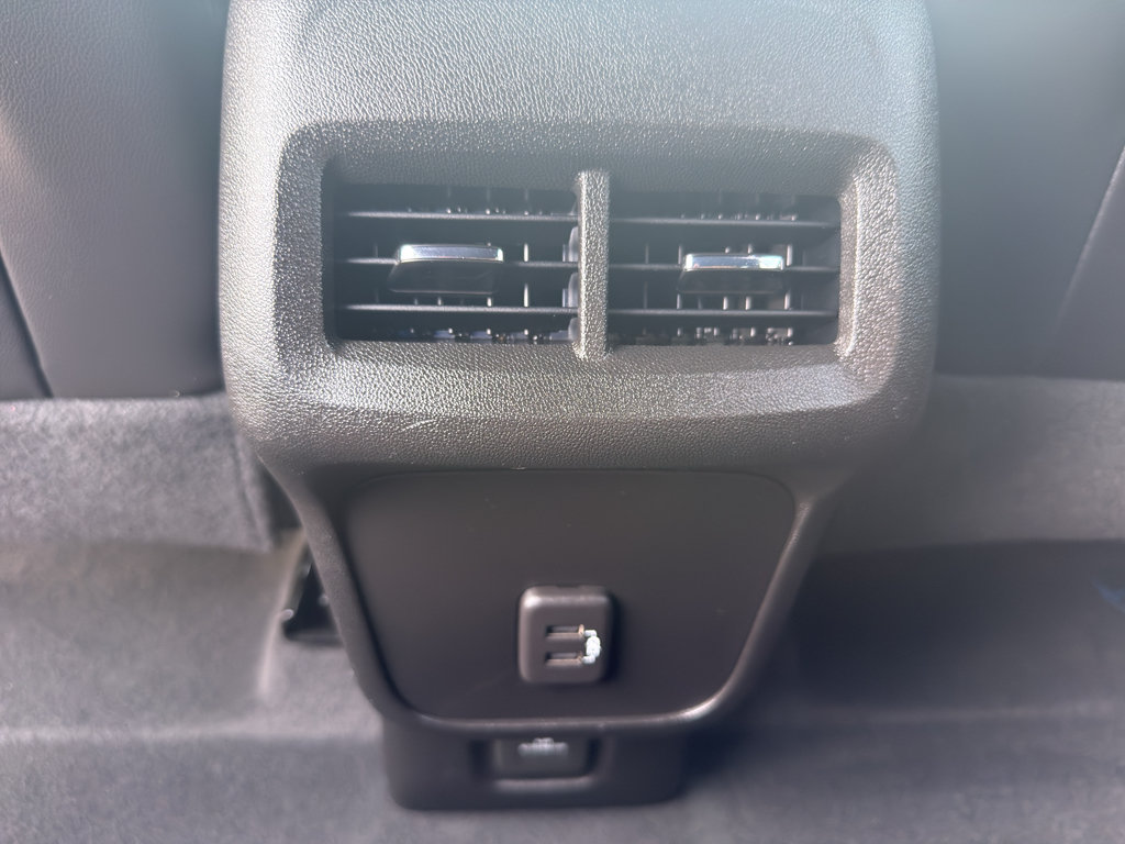 Certified 2022 Chevrolet Equinox RS w/ Infotainment Package AWD/4WD image 31
