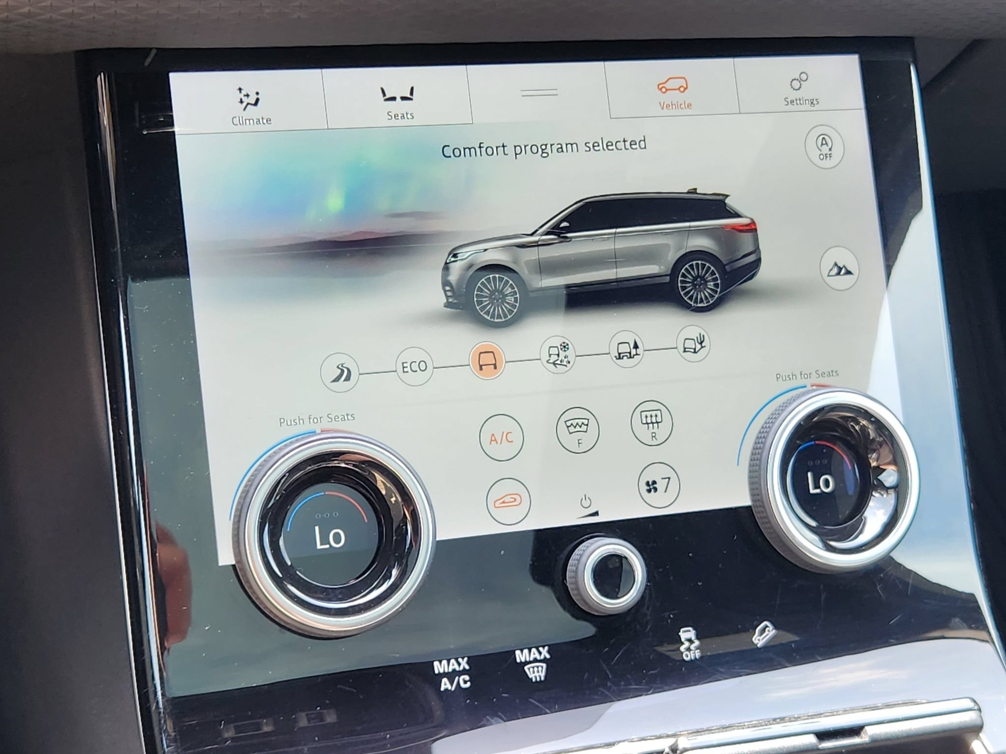 Used 2020 Land Rover Range Rover Velar S AWD/4WD image 26