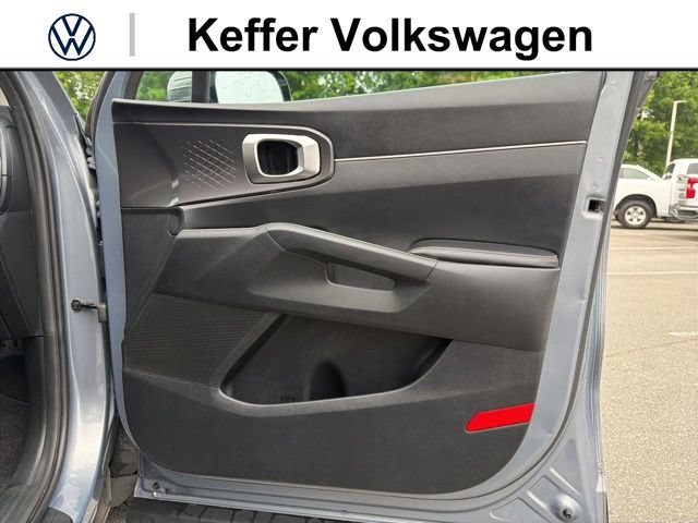 Used 2022 Kia Sorento LX FWD image 32