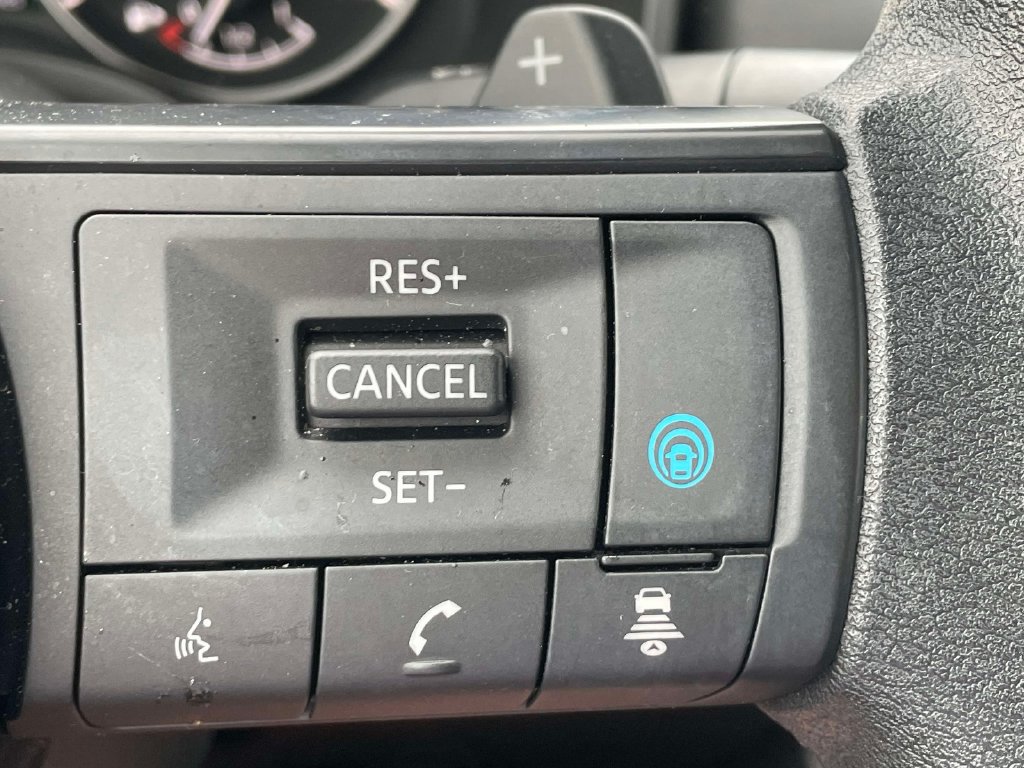 Used 2024 Nissan Rogue SV FWD image 29