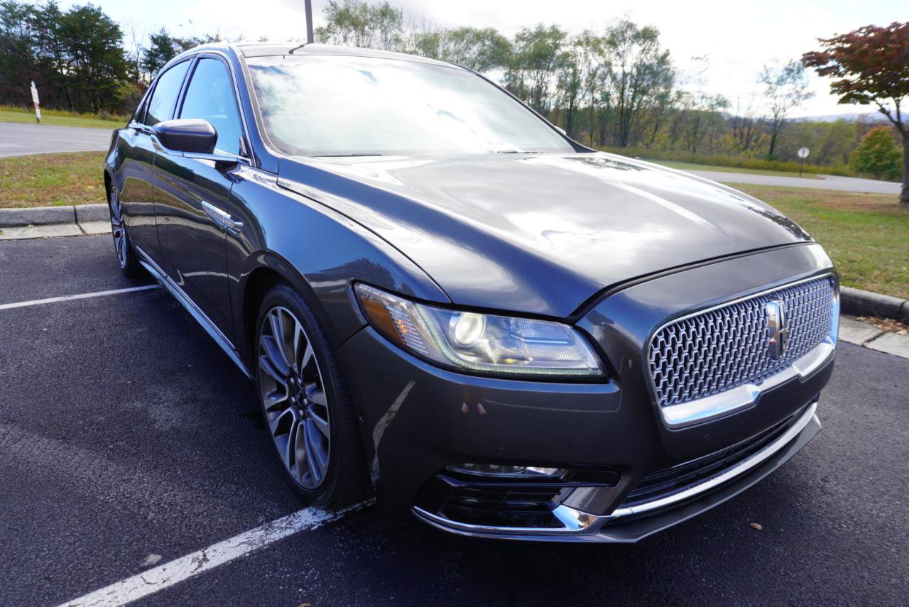 Used 2017 Lincoln Continental Select FWD image 3