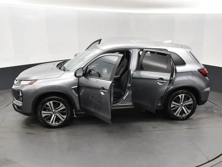 Used 2025 Mitsubishi Outlander Sport SE AWD/4WD image 7
