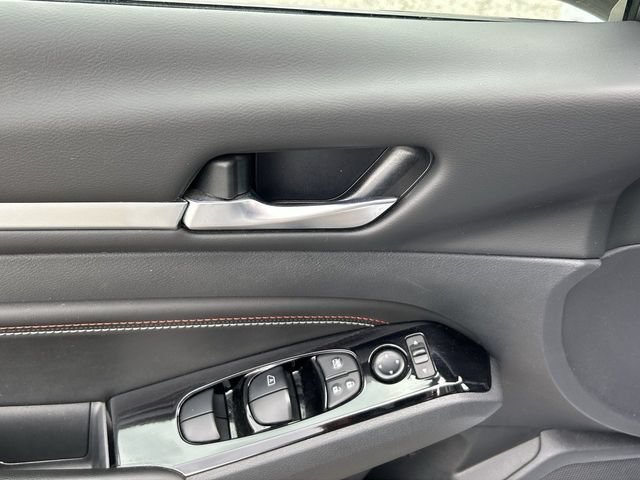 Certified 2023 Nissan Altima 2.0 SR FWD image 16