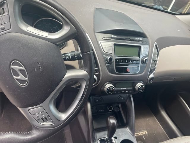 Used 2010 Hyundai Tucson Limited AWD/4WD image 29