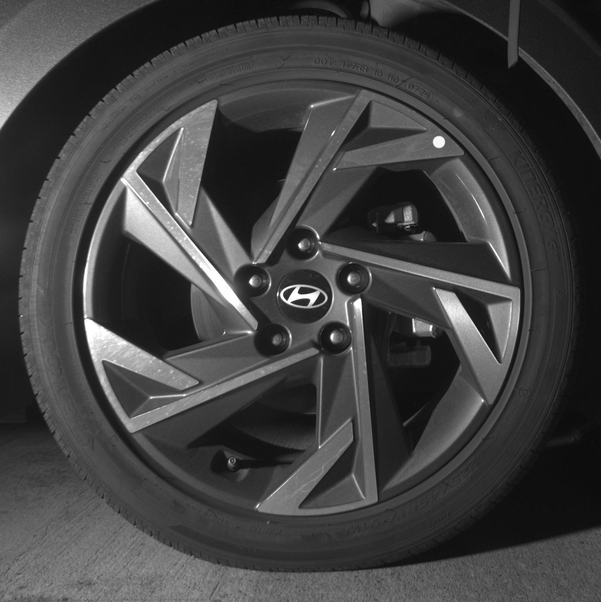 Used 2025 Hyundai Elantra SEL FWD image 13