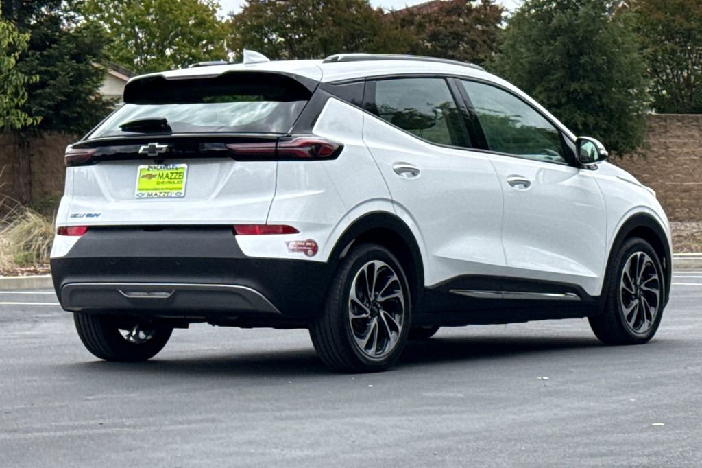 Used 2023 Chevrolet Bolt EUV Premier w/ Sun & Sound Package FWD image 11