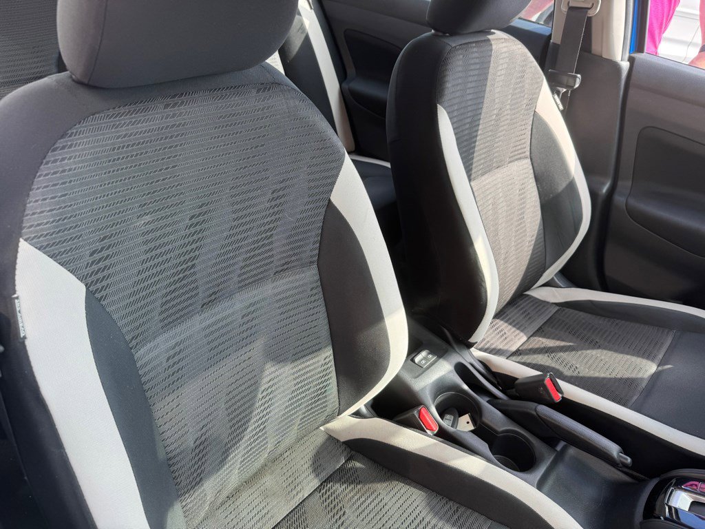 Used 2021 Nissan Versa SV image 9