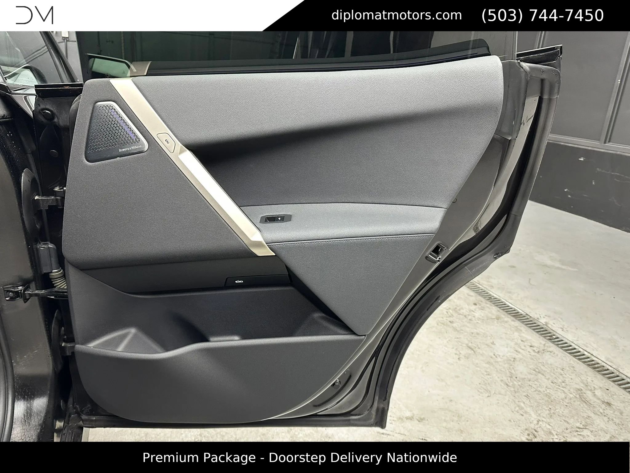 Used 2023 BMW iX xDrive50 w/ Premium Package image 28