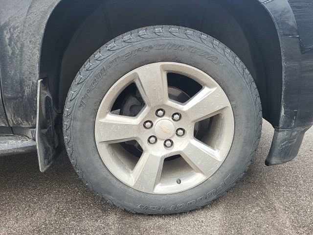 Used 2020 Chevrolet Suburban LT w/ Luxury Package image 14