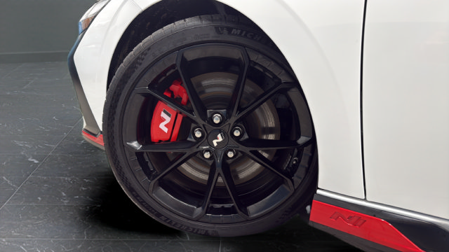 Used 2025 Hyundai Elantra N FWD image 32