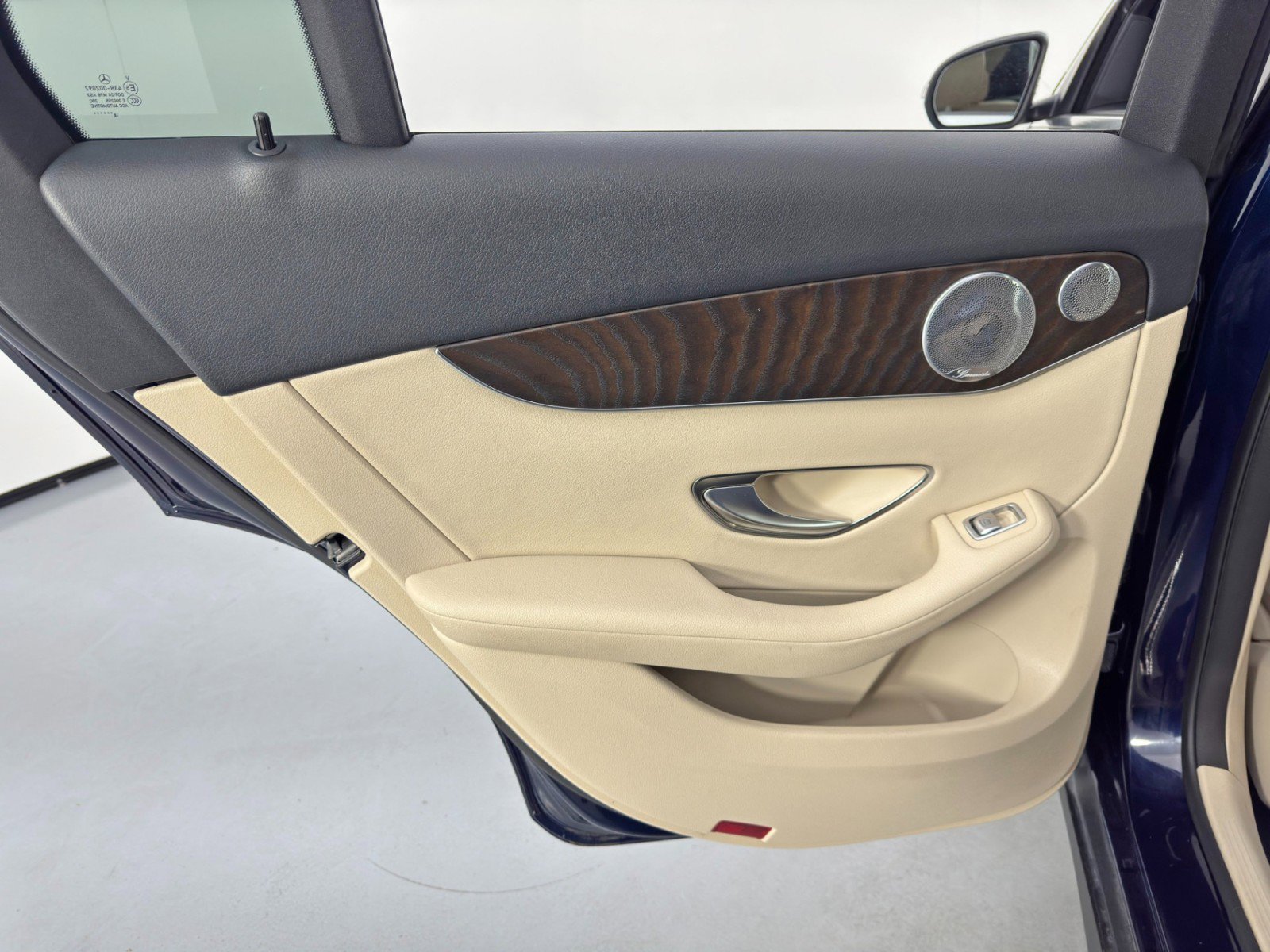 Used 2019 Mercedes-Benz GLC 350e 4MATIC w/ Premium Package image 42