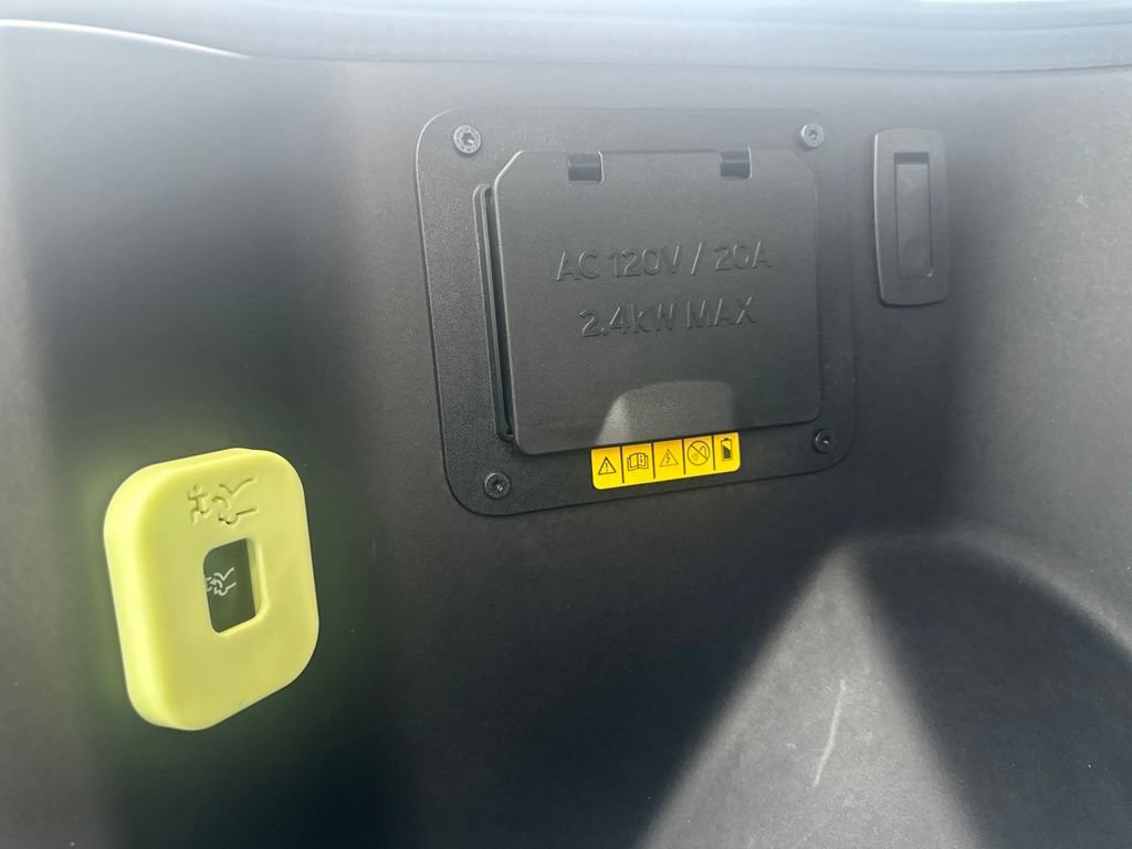 Used 2023 Ford F150 Lightning Lariat AWD/4WD image 36