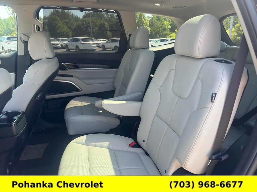 Used 2024 Kia Telluride SX w/ Towing Package FWD image 30