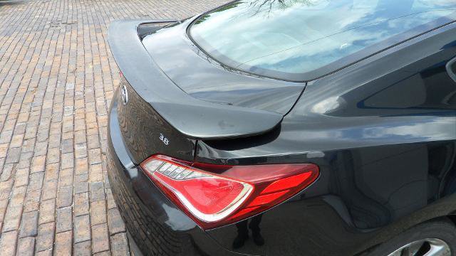 Used 2016 Hyundai Genesis Coupe 3.8 image 6