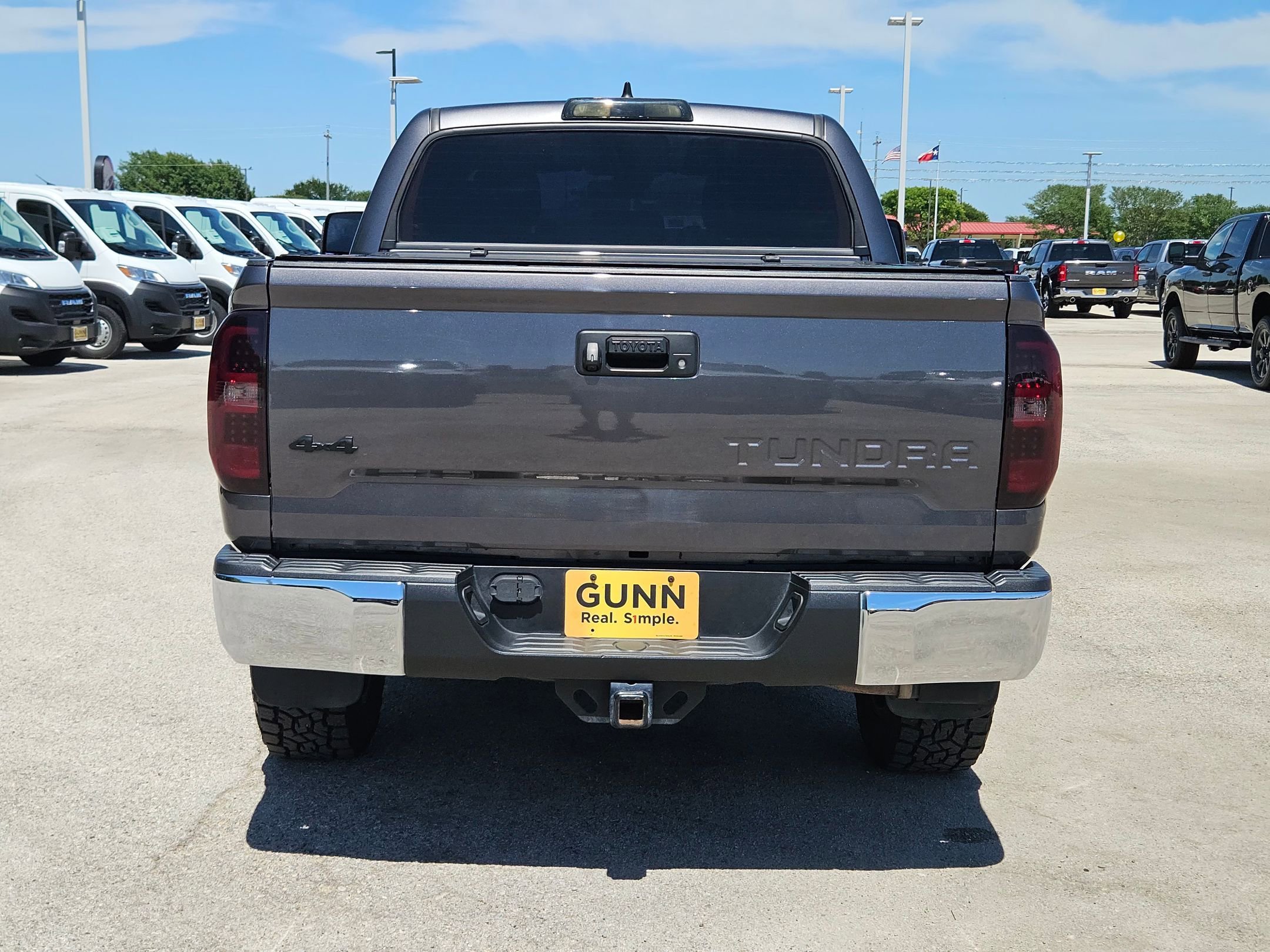 Used 2020 Toyota Tundra SR5 w/ SR5 Upgrade Package AWD/4WD image 4