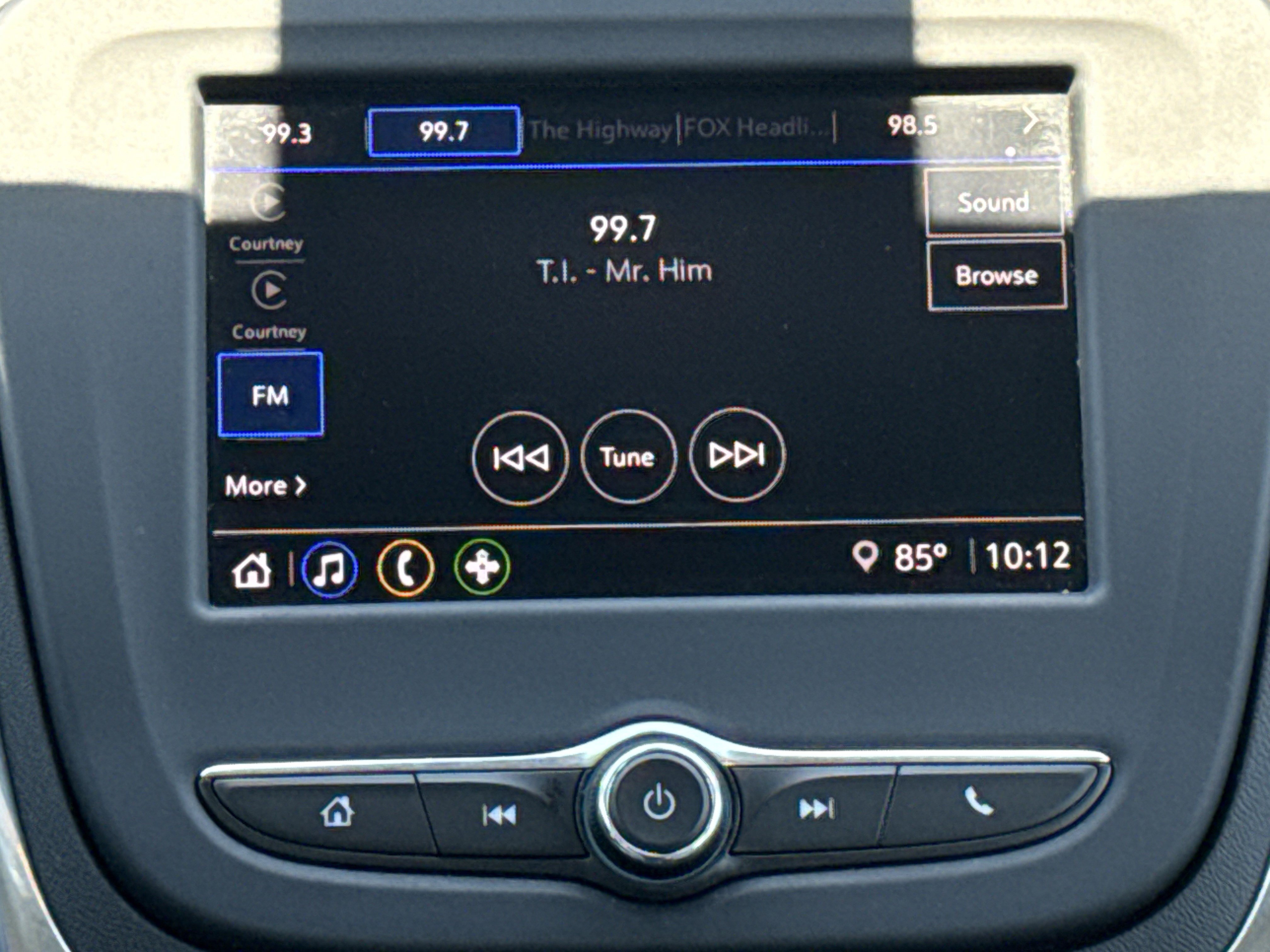 Used 2023 Chevrolet Equinox LS w/ Midnight Edition FWD image 23