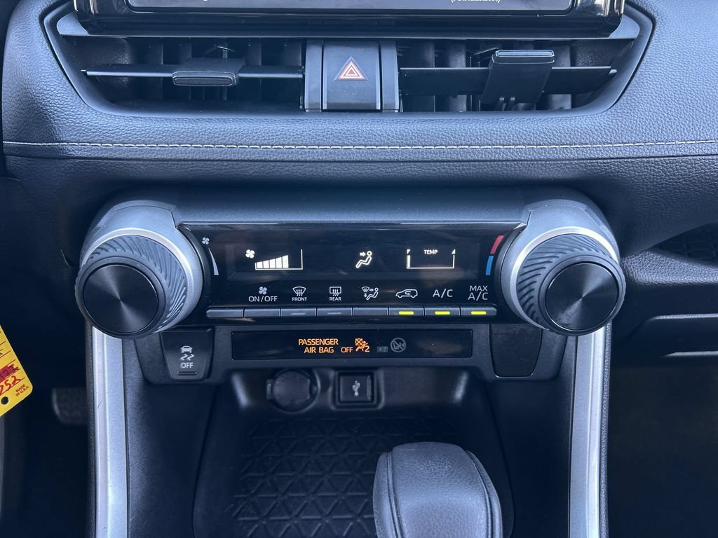 Used 2021 Toyota RAV4 LE w/ Carpet Mat Package (TMS) FWD image 21