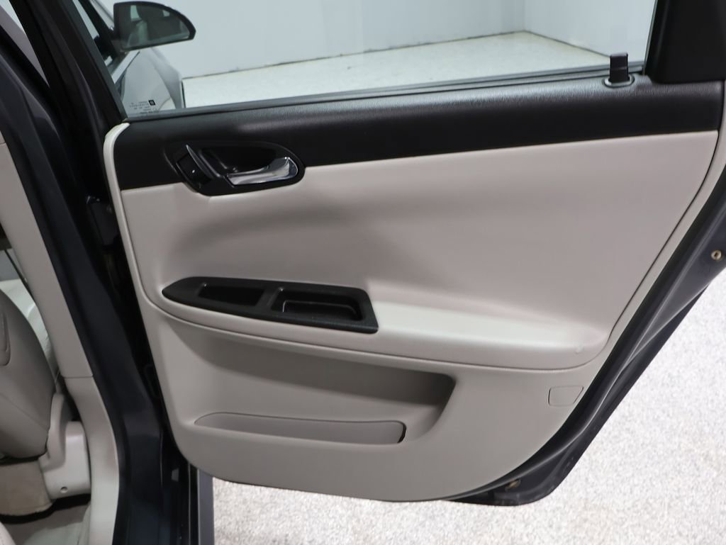 Used 2010 Chevrolet Impala LT w/ Luxury Edition Package image 25