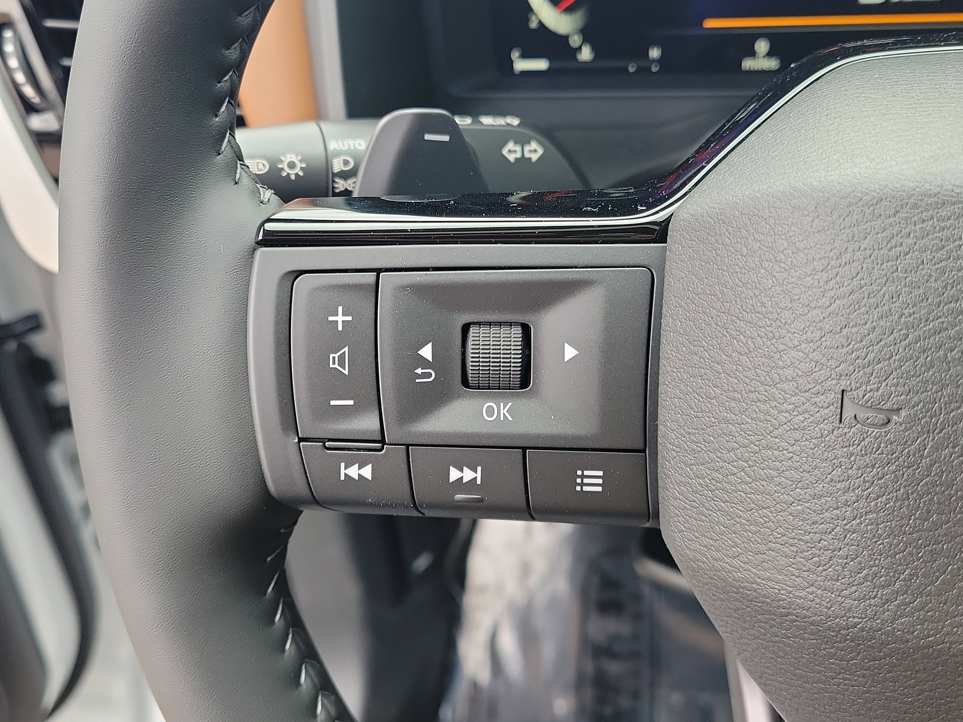 New 2026 Nissan Rogue Platinum image 28