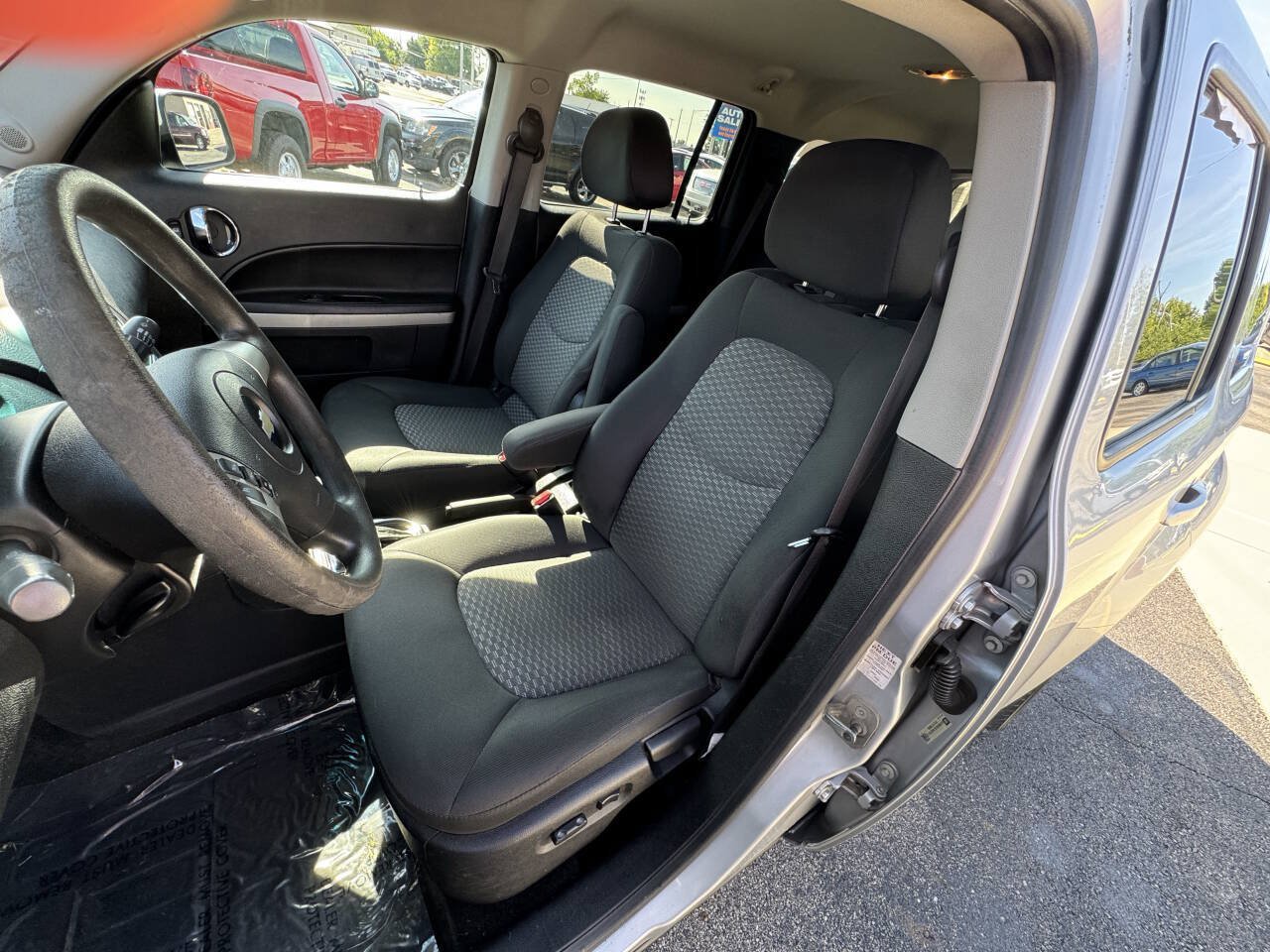 Used 2010 Chevrolet HHR LT FWD image 23