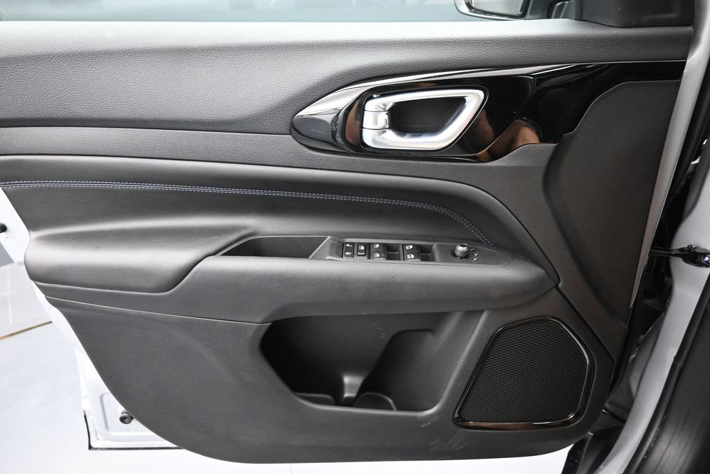 New 2026 Jeep Compass Latitude AWD/4WD image 10