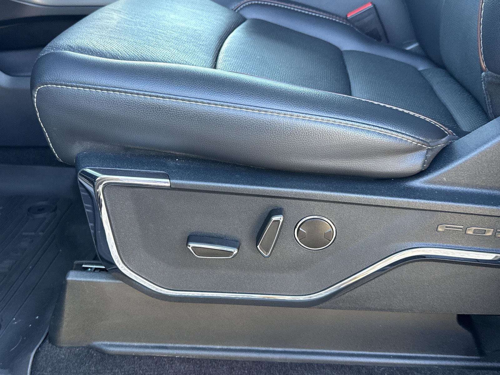 Used 2021 Ford F150 Lariat w/ Equipment Group 502A High image 16