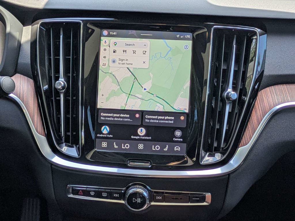 Certified 2025 Volvo S60 B5 Plus AWD/4WD image 16