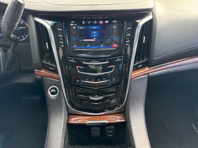Used 2017 Cadillac Escalade ESV Luxury AWD/4WD image 30