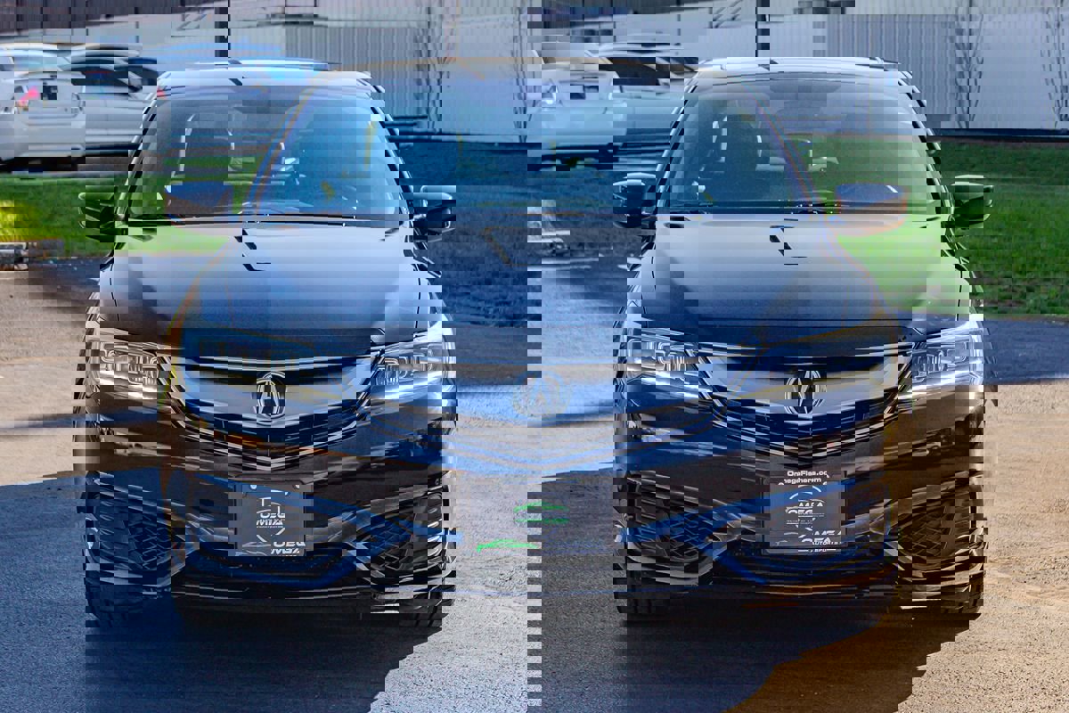 Used 2016 Acura ILX w/ Premium Package image 2