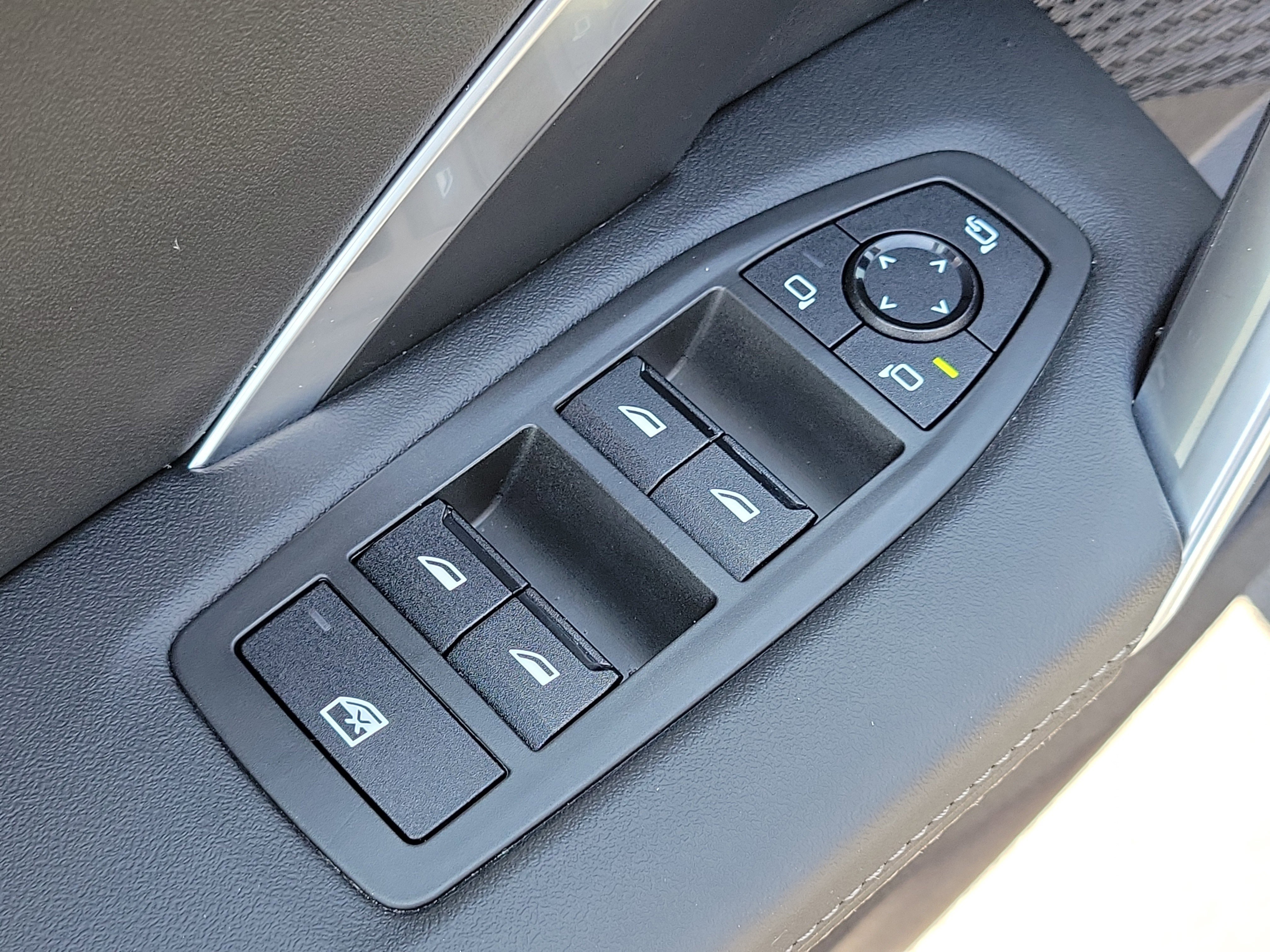 Used 2025 BMW X2 xDrive28i AWD/4WD image 20