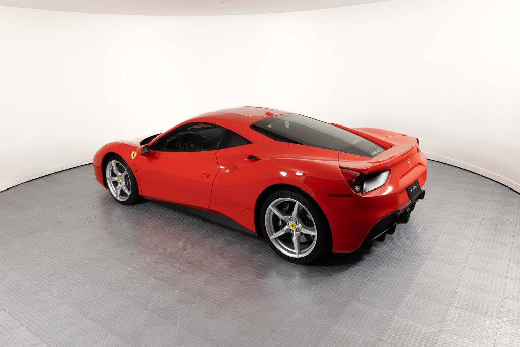 Used 2017 Ferrari 488 GTB image 7