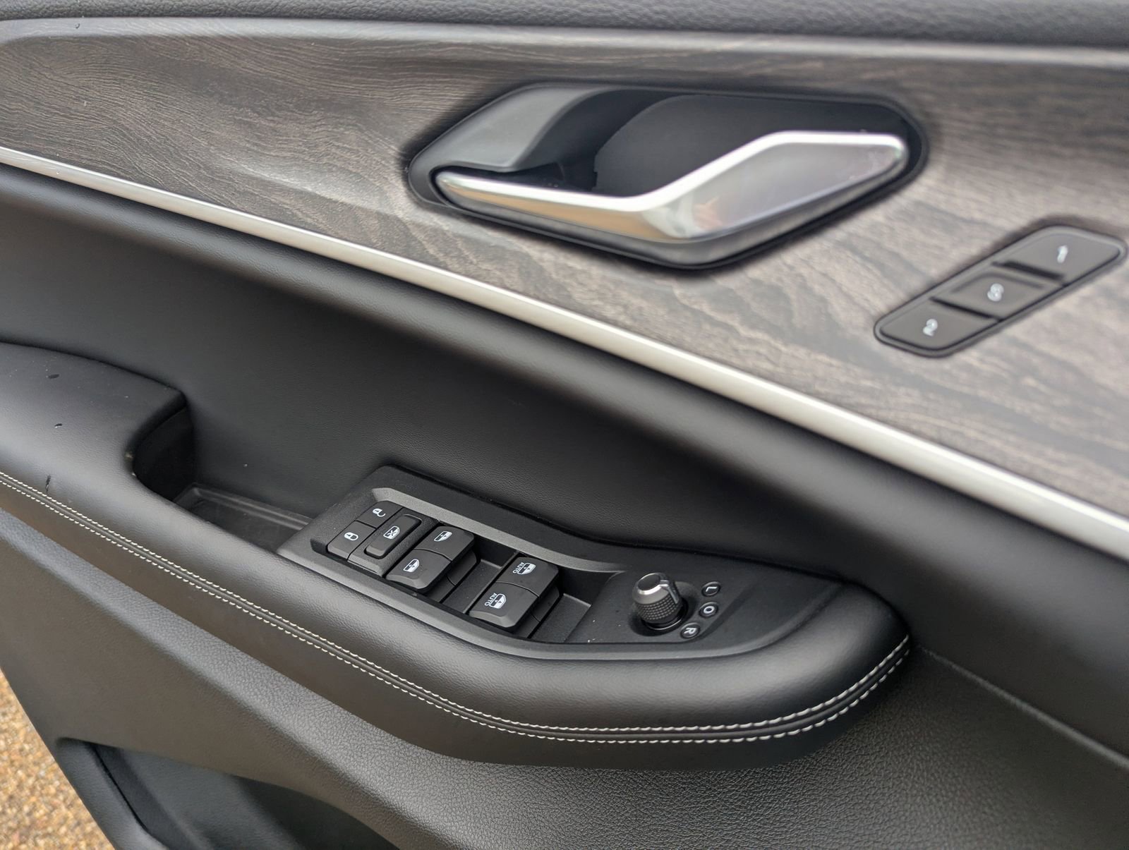 New 2026 Jeep Grand Cherokee Limited image 16