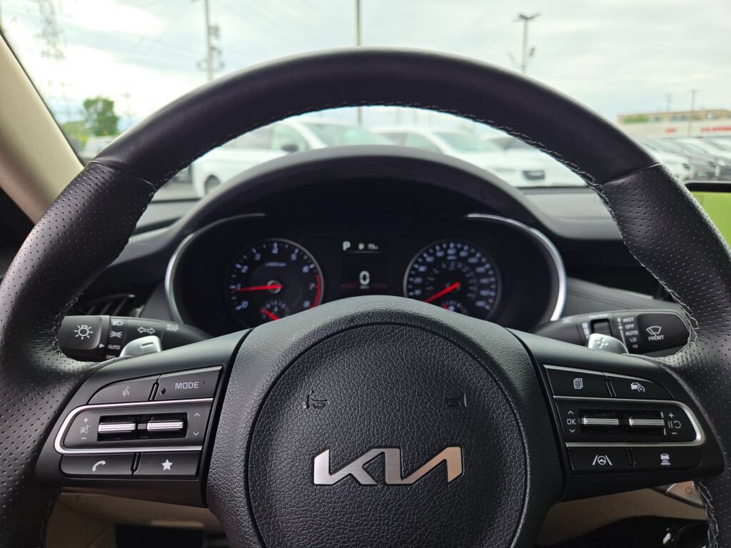 Used 2023 Kia Stinger GT-Line w/ Sun & Sound Package AWD/4WD image 40
