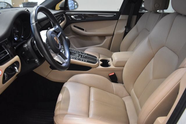 Used 2020 Porsche Macan AWD/4WD image 22