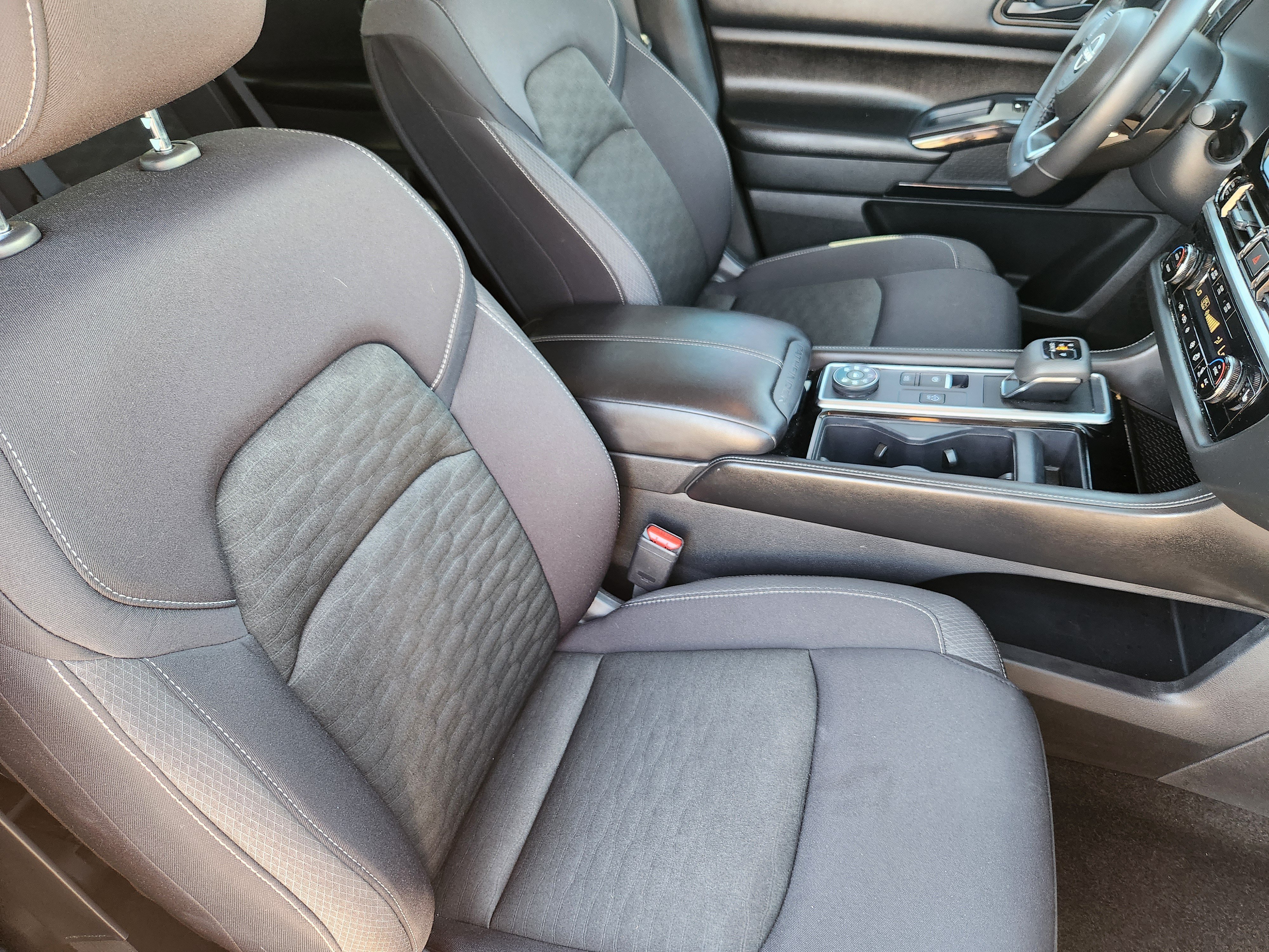 Used 2024 Nissan Pathfinder SV AWD/4WD image 9
